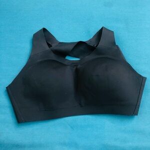 Lululemon 34D Black Crisscrossed Back Bra